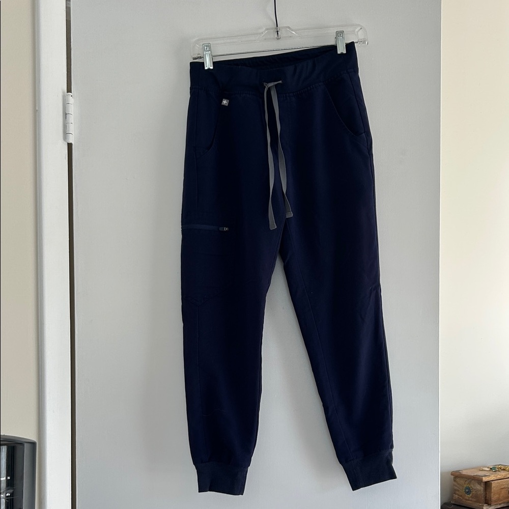 FIGS navy blue jogger set